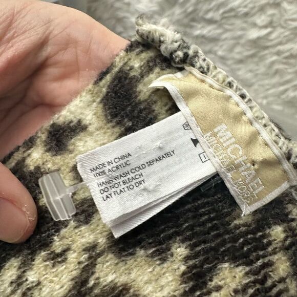Michael Kors Animal Print Multi way Knit Scarf Cozy Comfy Acrylic One size - Picture 6 of 8